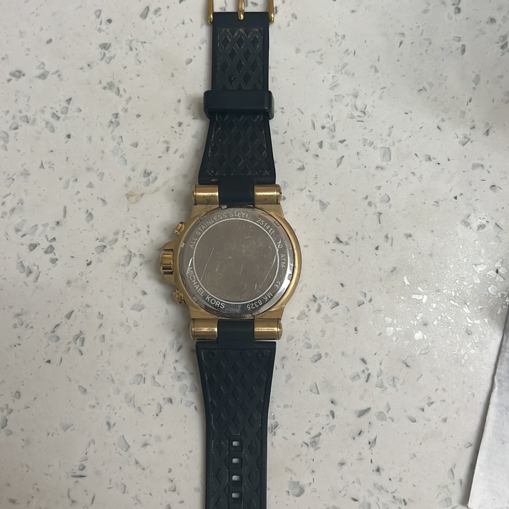 Watch - Picture 3 of 4